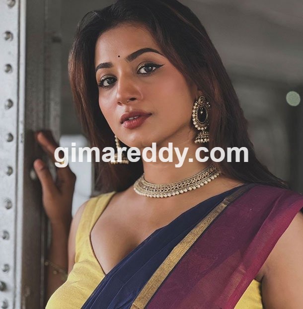 Pune call girl